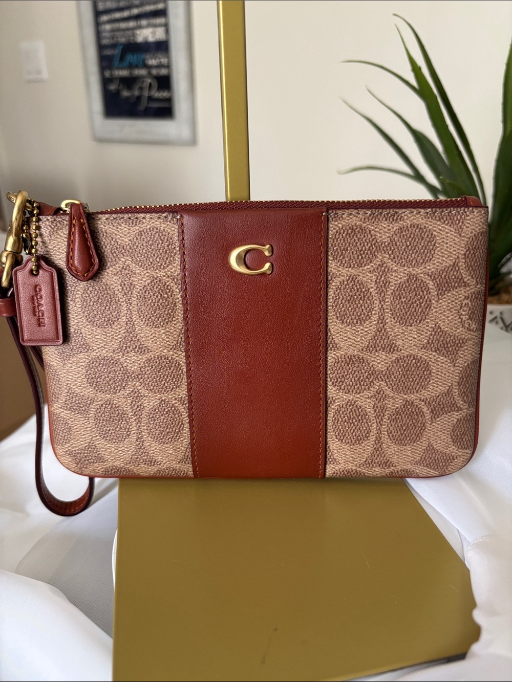 COACH Essential Wristlet